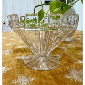Pristine Vintage Castle Top Glass Compote – MCM Ribbed Pedestal Bowl